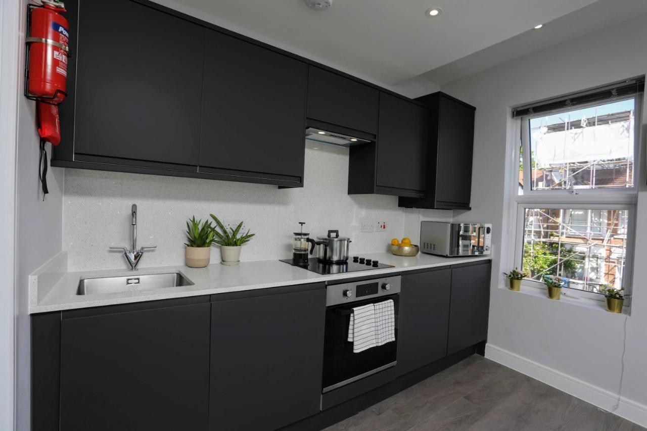 Aisiki Apartments At Stanhope Road, North Finchley, Airconditioned Multiple 2 Or 3-Bedroom, Pet-Friendly Duplex Flats, King Or Twin Beds, Airconditioned & Free Wi-Fi Esterno foto