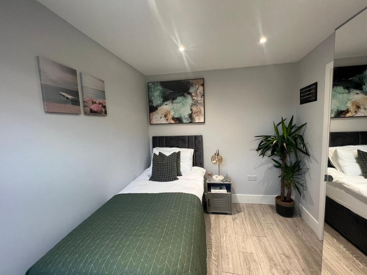 Aisiki Apartments At Stanhope Road, North Finchley, Airconditioned Multiple 2 Or 3-Bedroom, Pet-Friendly Duplex Flats, King Or Twin Beds, Airconditioned & Free Wi-Fi Esterno foto