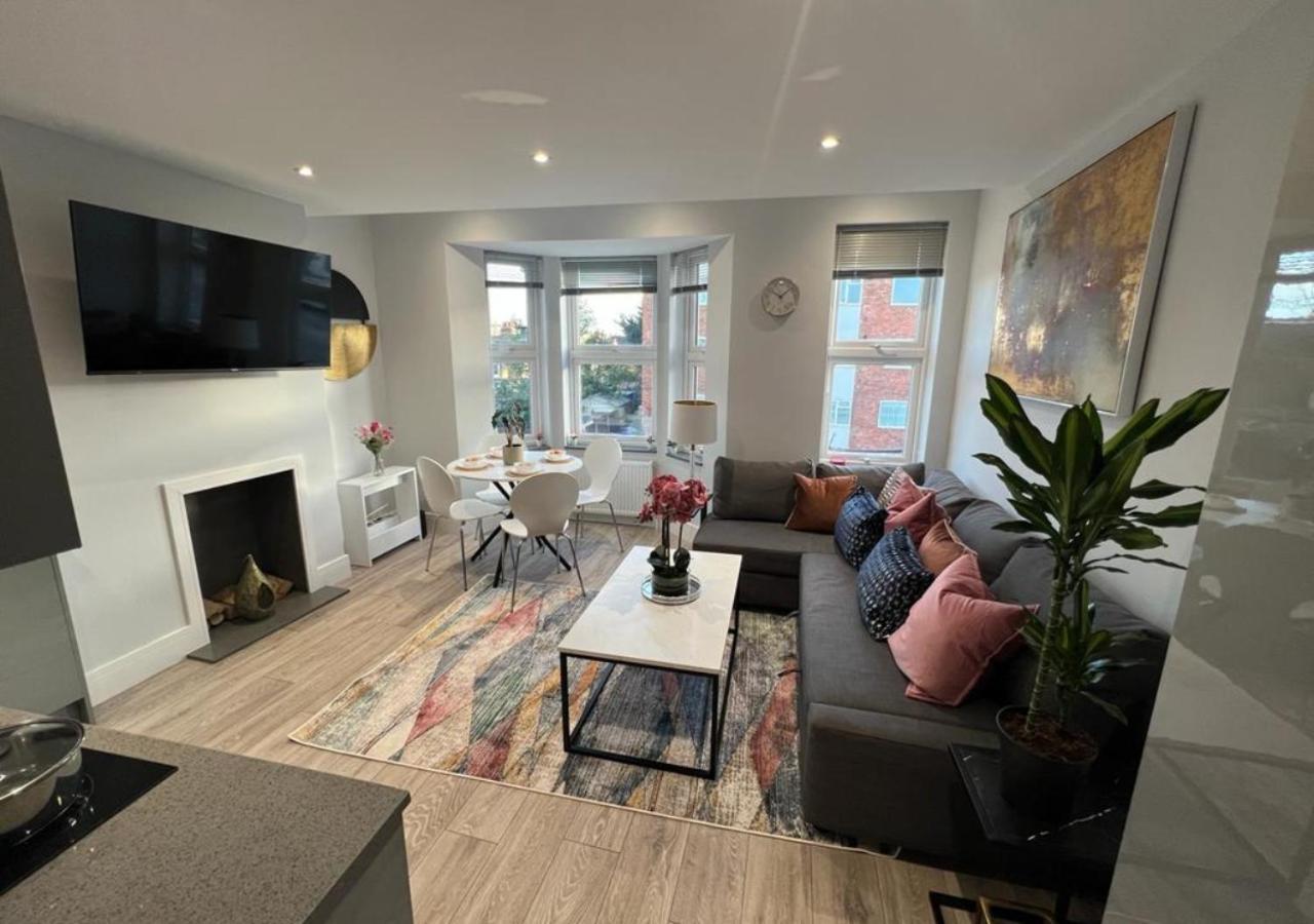 Aisiki Apartments At Stanhope Road, North Finchley, Airconditioned Multiple 2 Or 3-Bedroom, Pet-Friendly Duplex Flats, King Or Twin Beds, Airconditioned & Free Wi-Fi Esterno foto