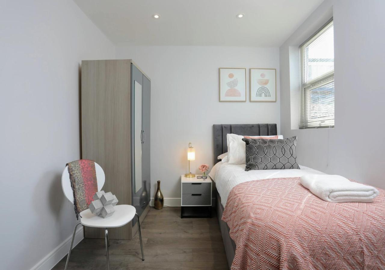 Aisiki Apartments At Stanhope Road, North Finchley, Airconditioned Multiple 2 Or 3-Bedroom, Pet-Friendly Duplex Flats, King Or Twin Beds, Airconditioned & Free Wi-Fi Esterno foto