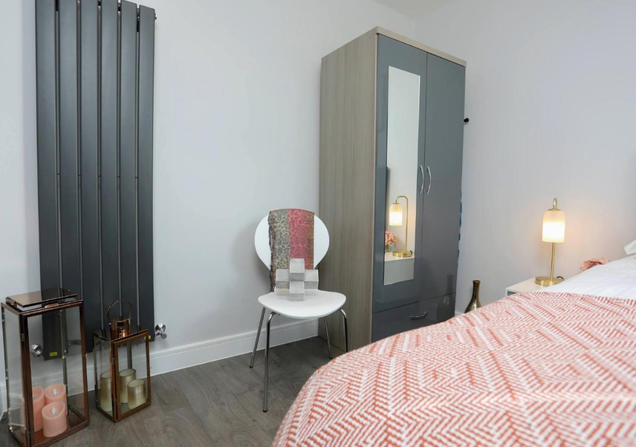 Aisiki Apartments At Stanhope Road, North Finchley, Airconditioned Multiple 2 Or 3-Bedroom, Pet-Friendly Duplex Flats, King Or Twin Beds, Airconditioned & Free Wi-Fi Esterno foto