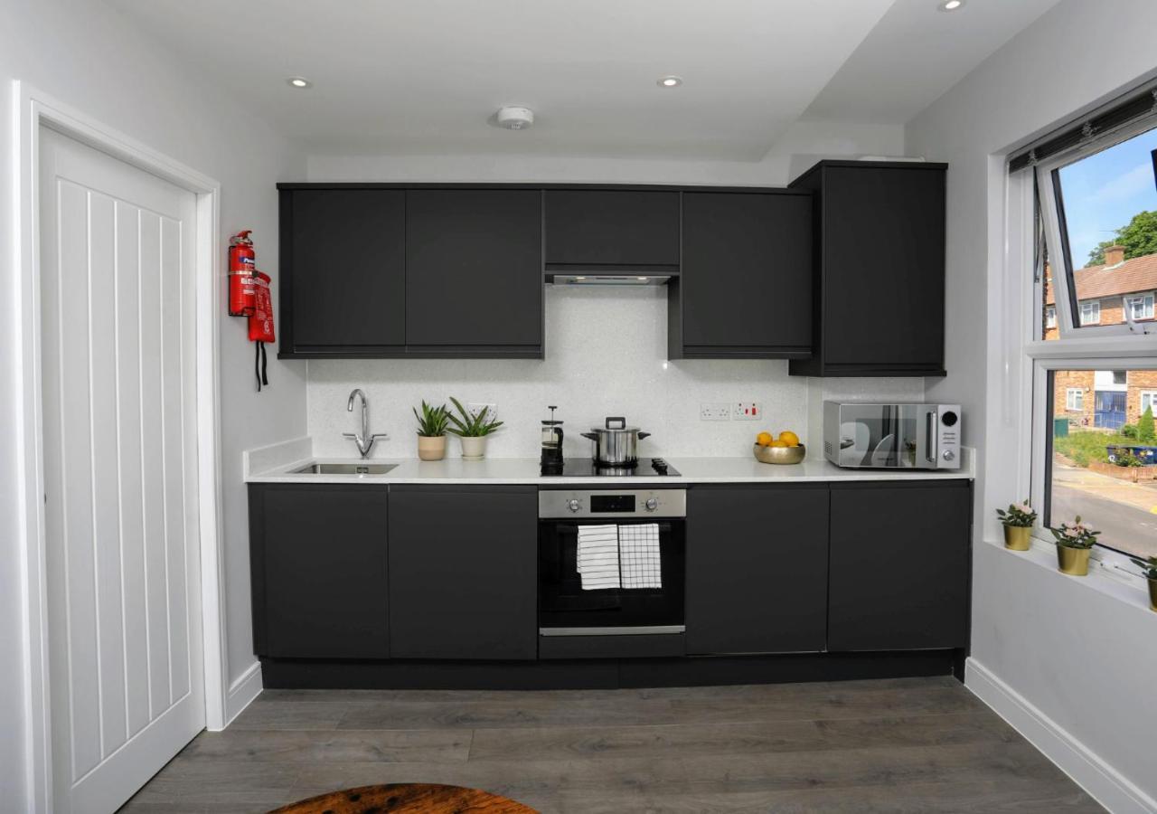 Aisiki Apartments At Stanhope Road, North Finchley, Airconditioned Multiple 2 Or 3-Bedroom, Pet-Friendly Duplex Flats, King Or Twin Beds, Airconditioned & Free Wi-Fi Esterno foto