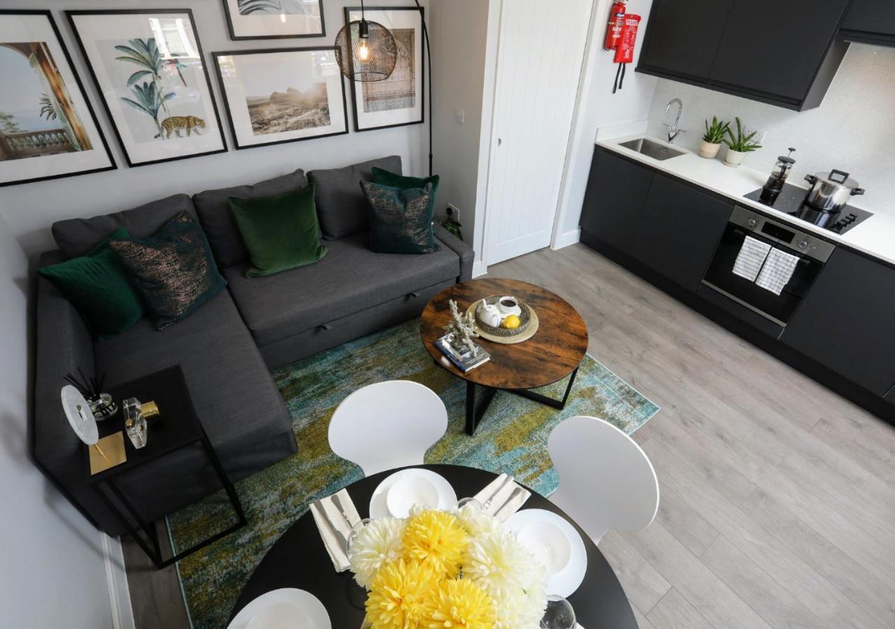 Aisiki Apartments At Stanhope Road, North Finchley, Airconditioned Multiple 2 Or 3-Bedroom, Pet-Friendly Duplex Flats, King Or Twin Beds, Airconditioned & Free Wi-Fi Esterno foto