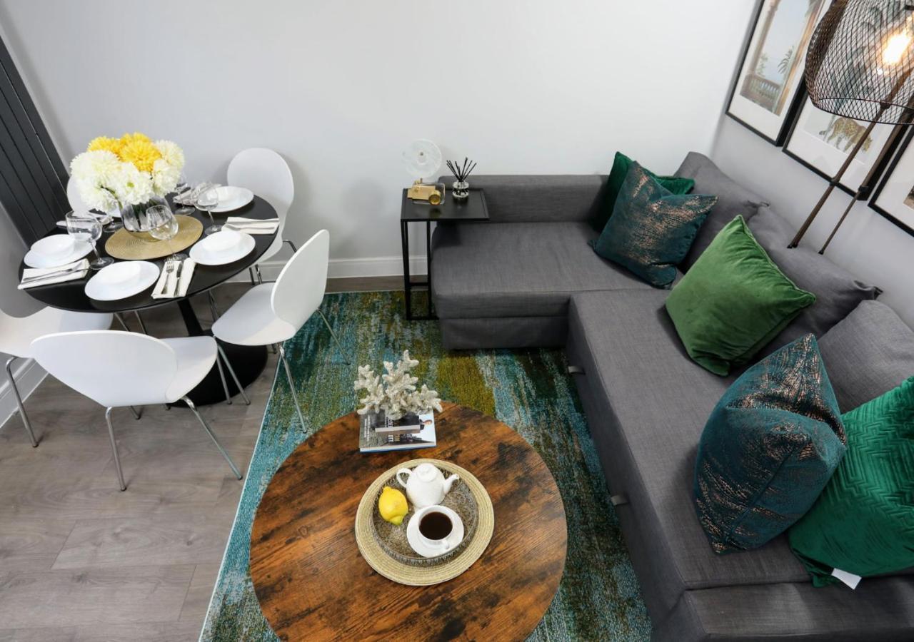 Aisiki Apartments At Stanhope Road, North Finchley, Airconditioned Multiple 2 Or 3-Bedroom, Pet-Friendly Duplex Flats, King Or Twin Beds, Airconditioned & Free Wi-Fi Esterno foto