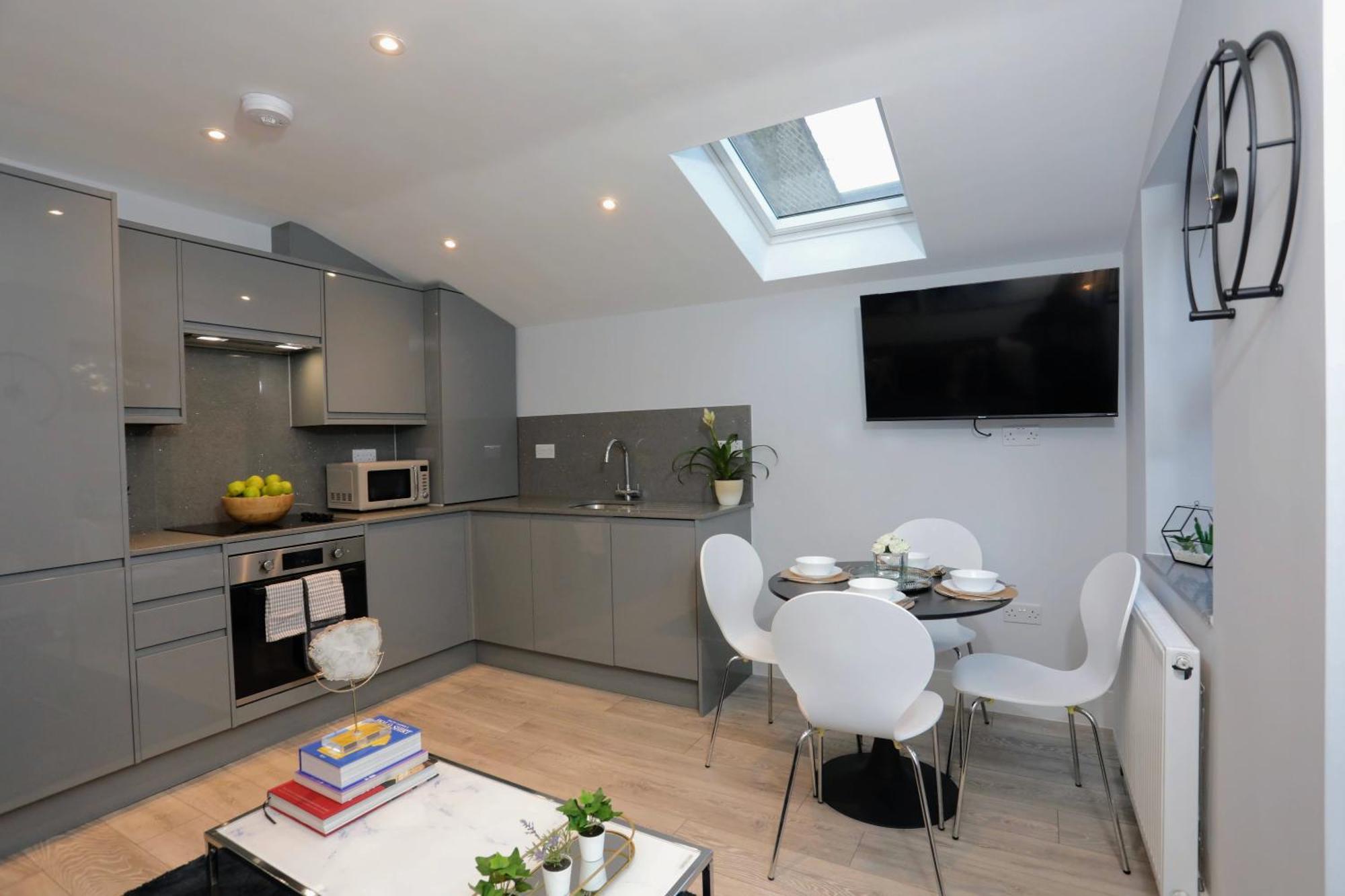 Aisiki Apartments At Stanhope Road, North Finchley, Airconditioned Multiple 2 Or 3-Bedroom, Pet-Friendly Duplex Flats, King Or Twin Beds, Airconditioned & Free Wi-Fi Esterno foto