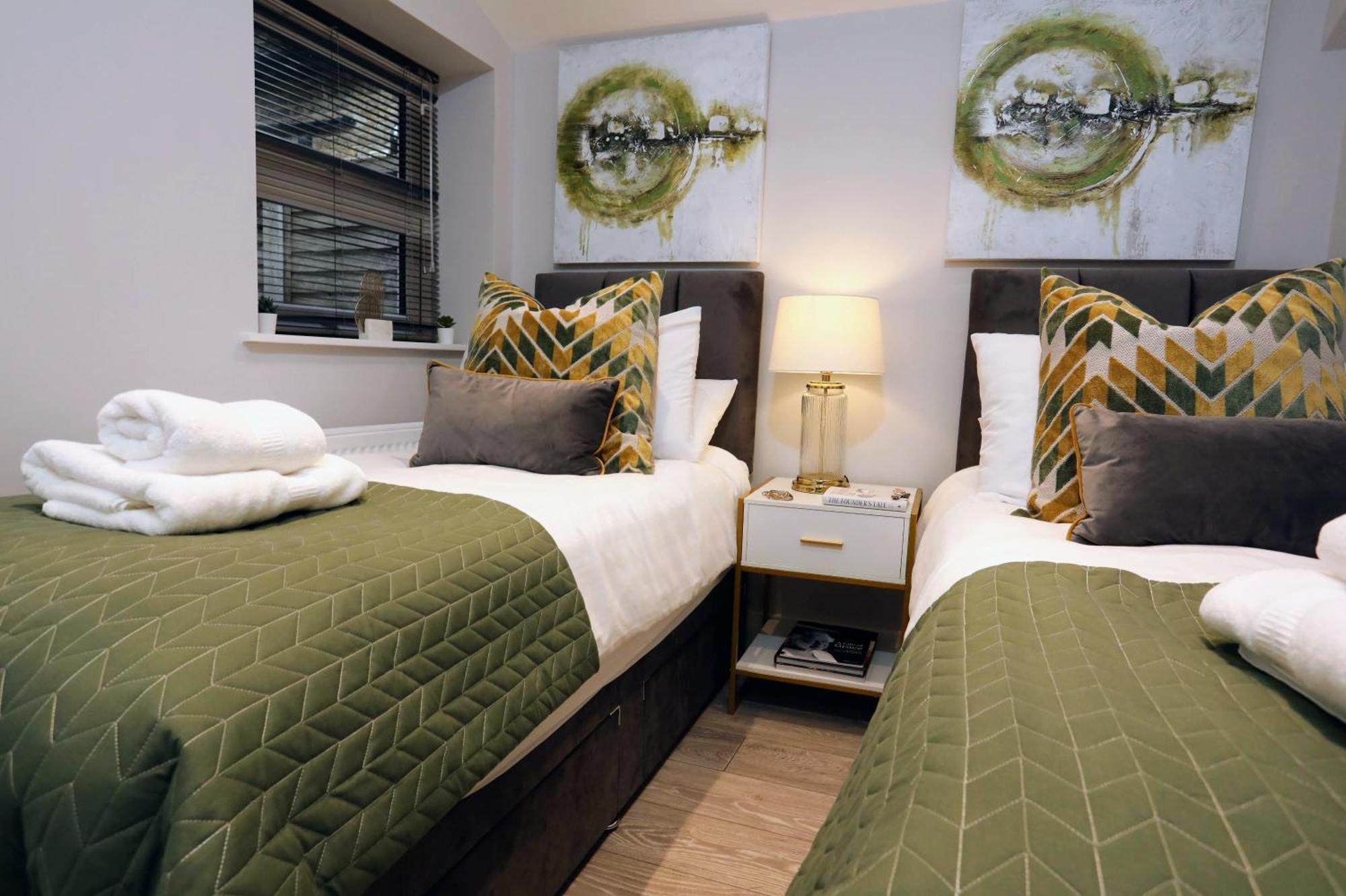 Aisiki Apartments At Stanhope Road, North Finchley, Airconditioned Multiple 2 Or 3-Bedroom, Pet-Friendly Duplex Flats, King Or Twin Beds, Airconditioned & Free Wi-Fi Esterno foto