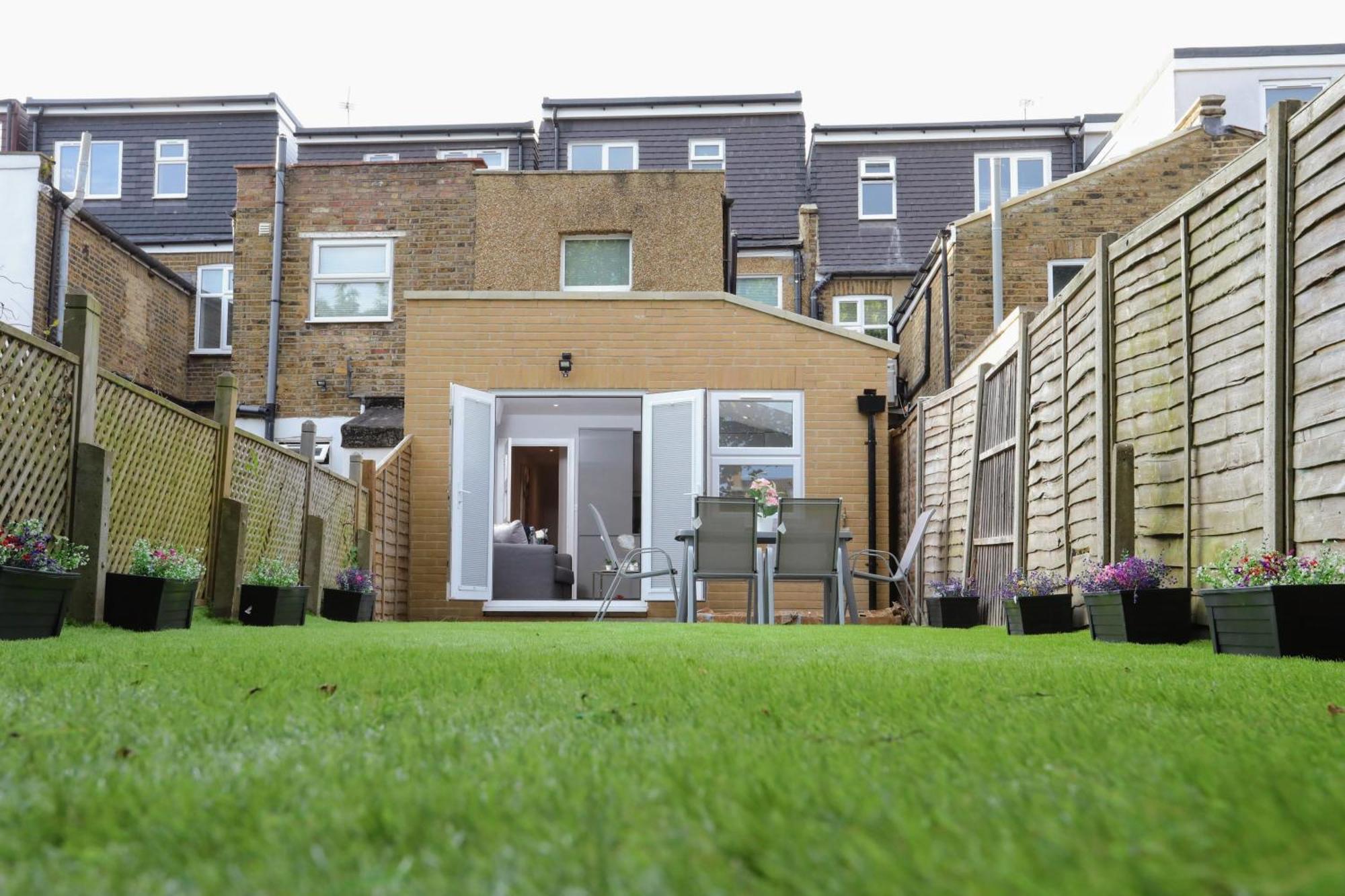 Aisiki Apartments At Stanhope Road, North Finchley, Airconditioned Multiple 2 Or 3-Bedroom, Pet-Friendly Duplex Flats, King Or Twin Beds, Airconditioned & Free Wi-Fi Esterno foto