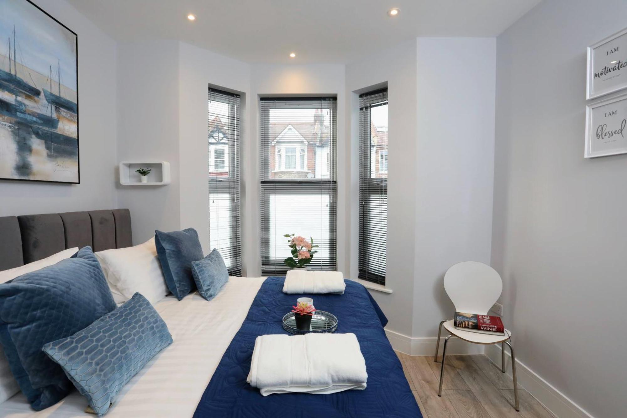 Aisiki Apartments At Stanhope Road, North Finchley, Airconditioned Multiple 2 Or 3-Bedroom, Pet-Friendly Duplex Flats, King Or Twin Beds, Airconditioned & Free Wi-Fi Esterno foto