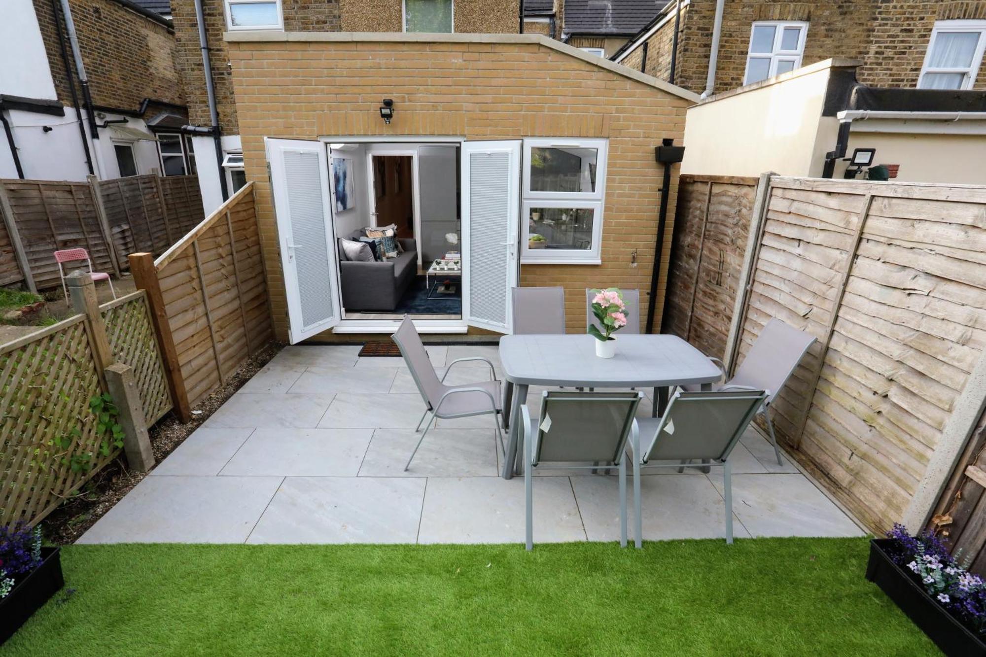 Aisiki Apartments At Stanhope Road, North Finchley, Airconditioned Multiple 2 Or 3-Bedroom, Pet-Friendly Duplex Flats, King Or Twin Beds, Airconditioned & Free Wi-Fi Esterno foto