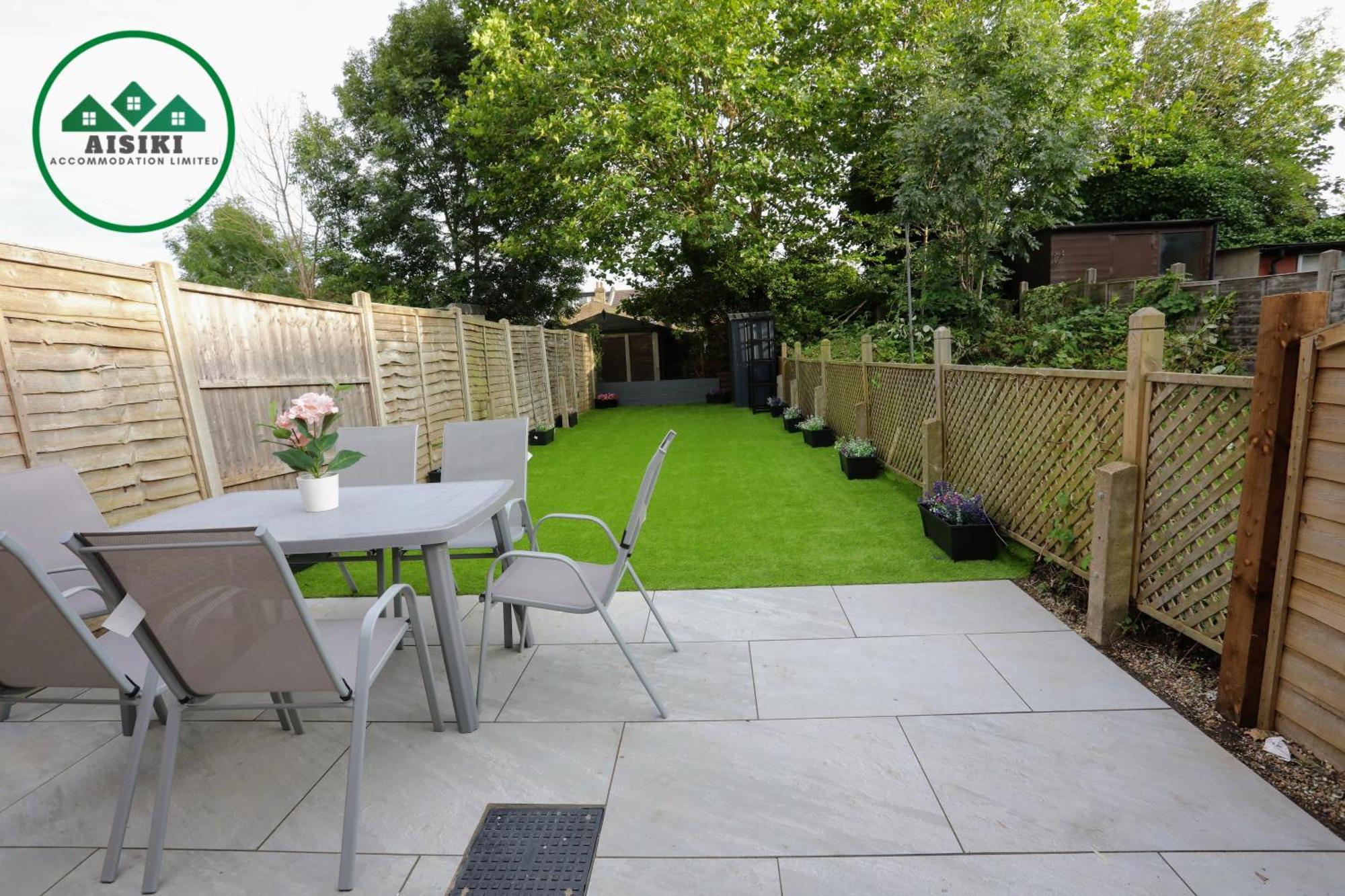 Aisiki Apartments At Stanhope Road, North Finchley, Airconditioned Multiple 2 Or 3-Bedroom, Pet-Friendly Duplex Flats, King Or Twin Beds, Airconditioned & Free Wi-Fi Esterno foto
