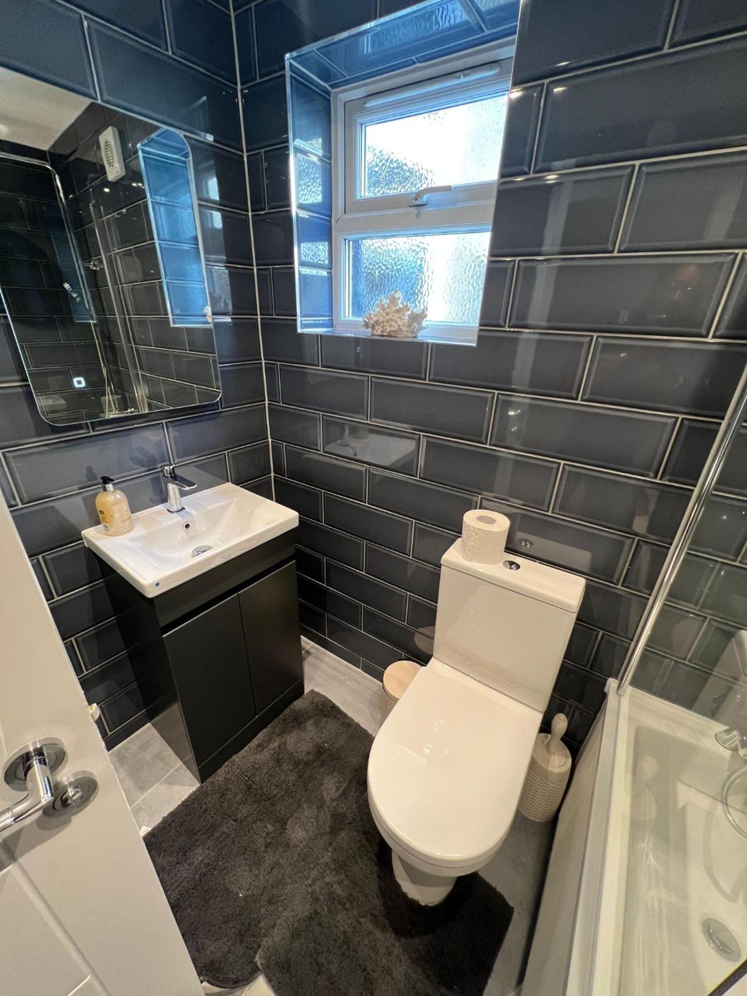 Aisiki Apartments At Stanhope Road, North Finchley, Airconditioned Multiple 2 Or 3-Bedroom, Pet-Friendly Duplex Flats, King Or Twin Beds, Airconditioned & Free Wi-Fi Esterno foto